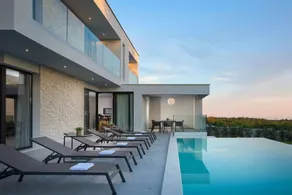 Fully equipped lovely villa with garden | Pet-friendly - Image 3