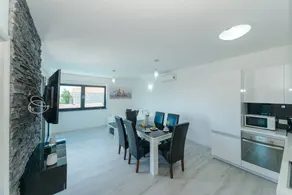 Fully equipped wonderful holiday apartment with terrace, jacuzzi & BBQ | Garden view | Beach nearby | Pets allowed - Image 3