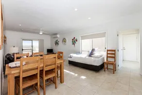 Stunning Family-Friendly Cottage with Deck in Central Tablelands, New South Wales - Image 3
