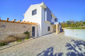 House with barbeque, private pool & terrace - Image 5