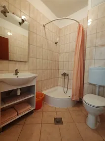 Flat with 1 room for 3 persons - Image 4