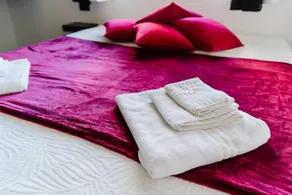 Maison avec jacuzzi | Vue ville - Image 3