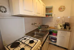 Flat with terrace - Image 3