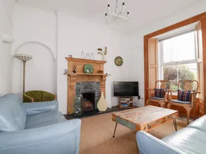 Cottage with garden & BBQ | Beach view - Image 4