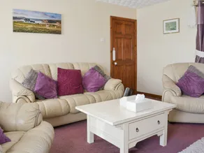 Cottage with garden - Image 4