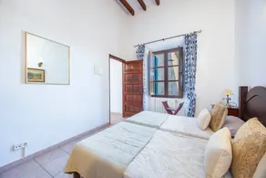 Room 'Habitación 5' with Mountain View, Shared Pool and Wi-Fi - Image 3