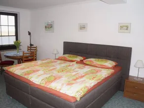 Child-friendly pleasant flat with BBQ, garden & terrace - Image 3