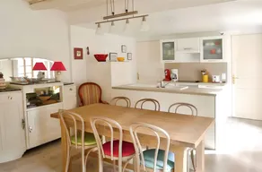 Voll ausgestattetes Ferienhaus mit Terrasse und Grill - Image 4