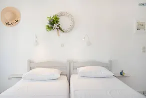 Giavasi seaside finiki 3 Apartment with Sea View, Wi-Fi, and Air Conditioning - Image 3