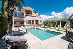 Flat with BBQ, hot tub & pool - Image 4