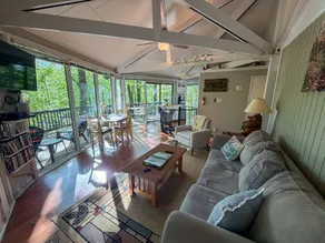 Treetopper Knoll Chalet - Image 2