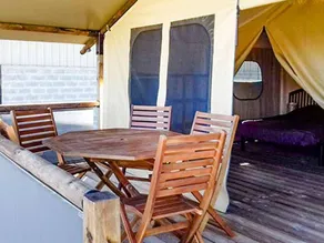 Tent with terrace & pool - Image 5