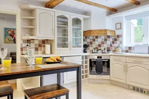 Holiday home with garden - Image 3