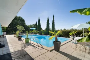 Fully equipped charming house with terrace, garden & pool | Garden view - Image 2