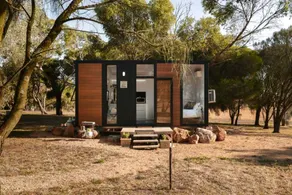Tranquil Tiny House Near the Coast in Wangoom, Victoria - Image 4