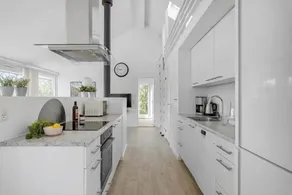 Holiday home with barbecue, hot tub & terrace - Image 5