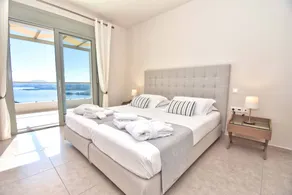 Villa with barbeque, private pool & garden | Mountain view - Image 2