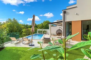 Fully equipped wonderful villa with heated pool, barbeque & terrace - Image 5