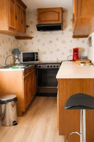 Family-oriented house with terrace, BBQ & fast internet | City view - Image 5
