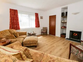 Child-friendly lovely cottage with garden | Beach view | Dogs allowed - Image 2