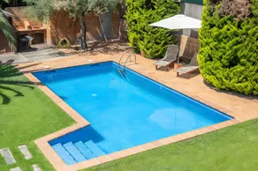 Casa Monica – Charming House with Garden and Pool Near the Village Center - Image 2