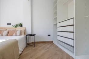 Charming dedicated room - Image 4