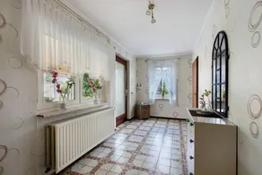 Apartment with terrace & garden | Garden view - Image 2