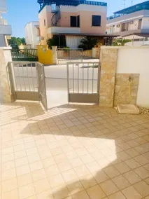 Holiday home with barbeque, garden & terrace - Image 2