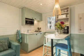 Family-oriented holiday apartment with heated pool - Image 2