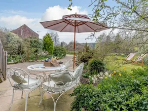 Flat with garden - Image 4