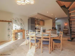 Fully equipped cottage with garden & barbeque - Image 2