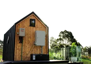 Eco-Friendly Tiny House Perfect for a Romantic Getaway near Devonport, Tasmania - Image 2