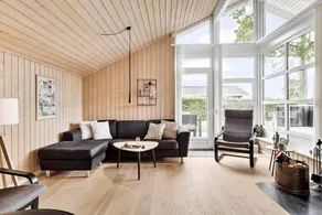 House with garden, jacuzzi & sauna - Image 4