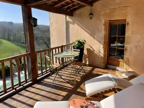 Children-friendly beautiful cottage with terrace, pool & barbeque | River view | Pets are welcome - Image 3