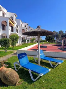Schönes Apartment mit Terrasse, Garten und Pool | Nah am Strand - Image 2