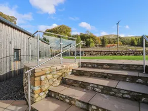 Cottage with jacuzzi & garden - Image 4