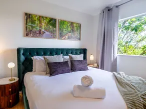 Family-friendly holiday apartment with BBQ, fast internet & pool - Image 4