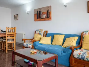 Apartment with pool - Image 4