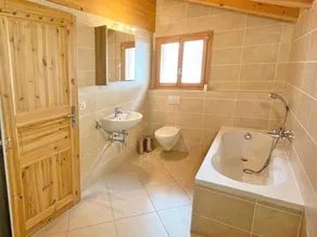 Chalet, à 350m des pistes de ski, sauna, terrasse, balcon, cheminée ou poêle à bois, parking - Image 2