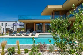 Villa with barbeque, pool & terrace - Image 4