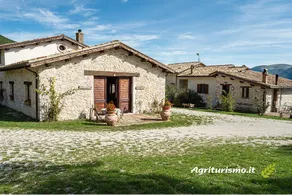 Agriturismo Santa Serena nel cuore della verde Umbria: Camera Romanza - Image 3
