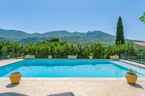 Holiday Home “La Villa D'antan - Pool” with Mountain View, Wi-Fi, and Air Conditioning - Image 2