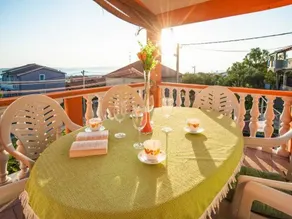 Flat with terrace | Water view - Image 2