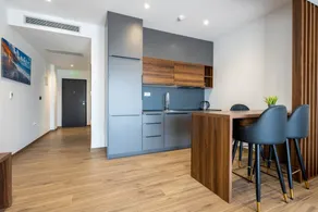 Flat with terrace | Water view - Image 3