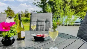 Holiday home with barbeque & terrace - Image 2
