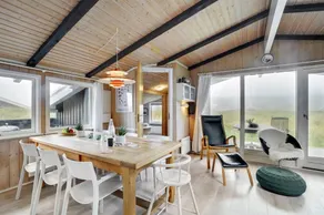 House with terrace, hot tub & sauna - Image 4