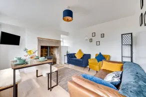 Cottage with garden - Image 3