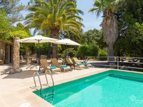 Children-friendly villa with garden, barbeque & terrace - Image 5