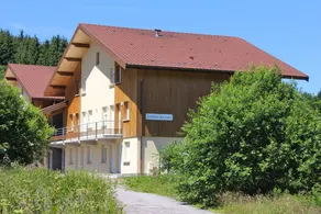 Flat with garden - Image 2