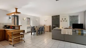 Agréable cottage entièrement équipé avec terrasse, jardin et barbecue | Vue jardin - Image 2